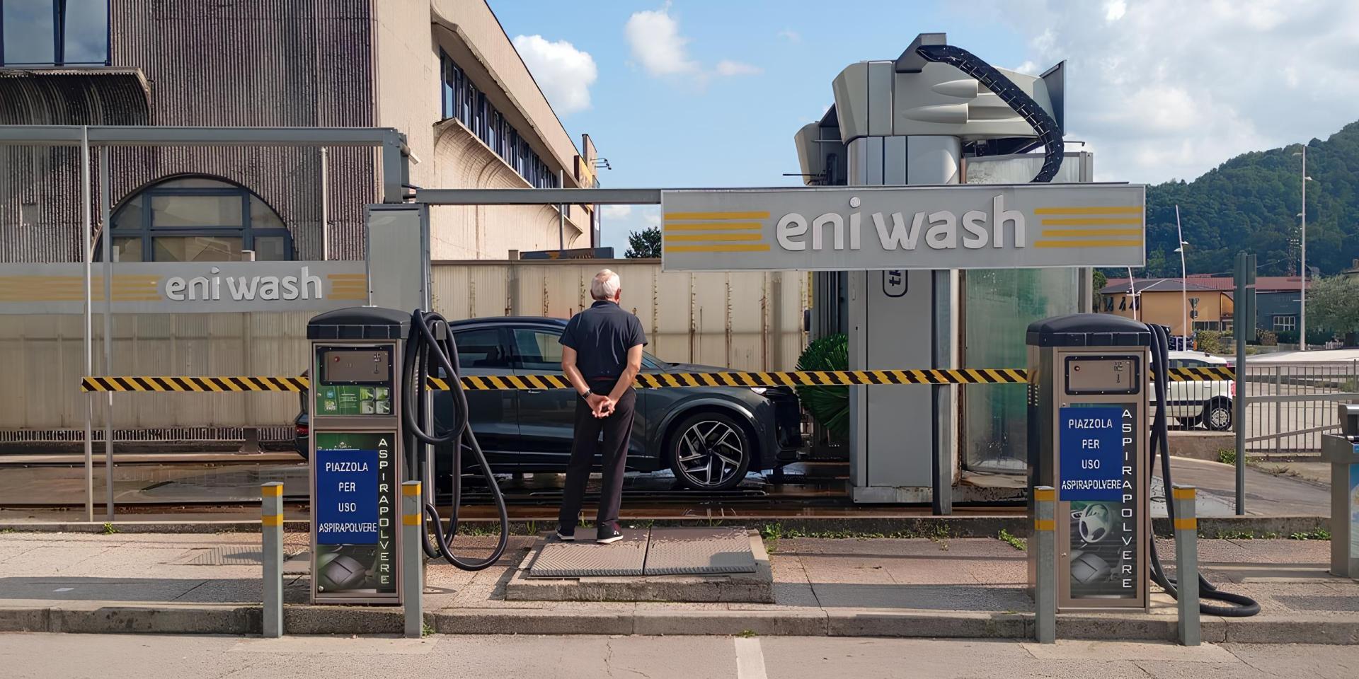 Automatic car wash station